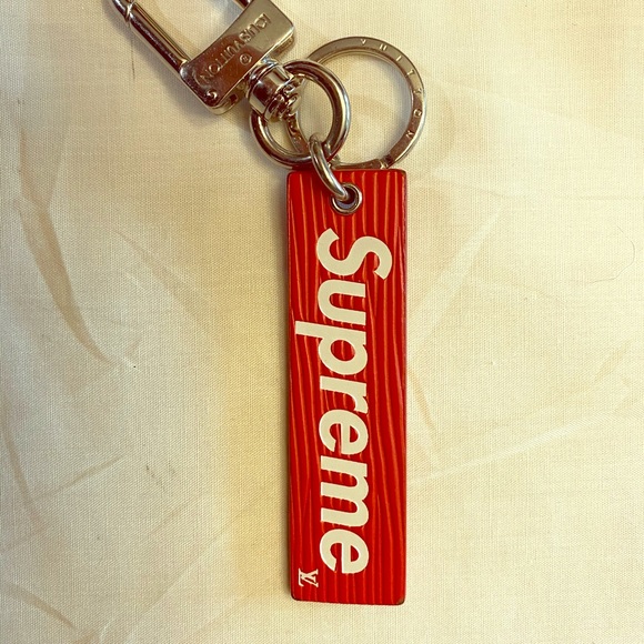 Louis Vuitton x supreme key chain